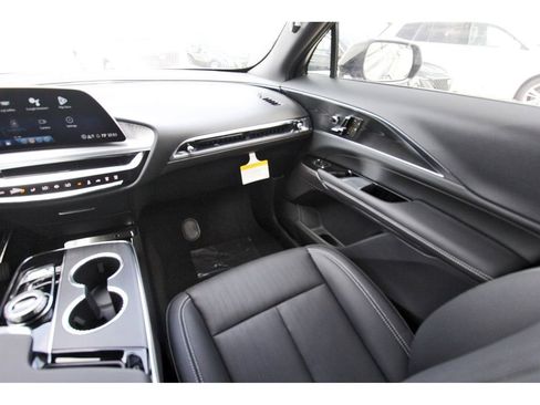 New 2026 Cadillac Lyriq Sport image 10