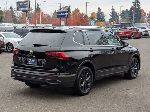 Certified 2024 Volkswagen Tiguan SE image 5