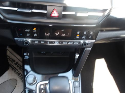 Used 2024 Kia Seltos S AWD/4WD image 20