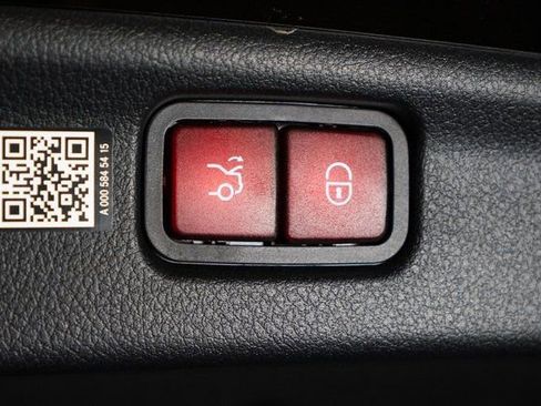 Certified 2025 Mercedes-Benz C 300 C 300 image 33