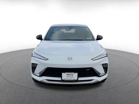 Used 2025 Buick Envista Sport Touring FWD image 4