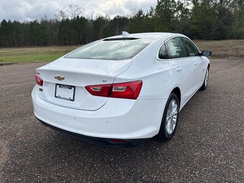 Used 2024 Chevrolet Malibu LT image 3
