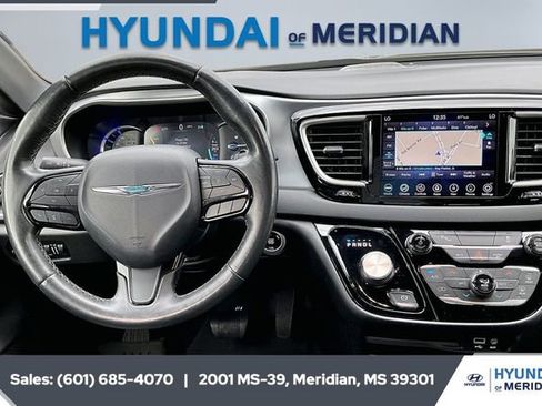 Used 2020 Chrysler Pacifica Touring-L w/ S Appearance Package image 5