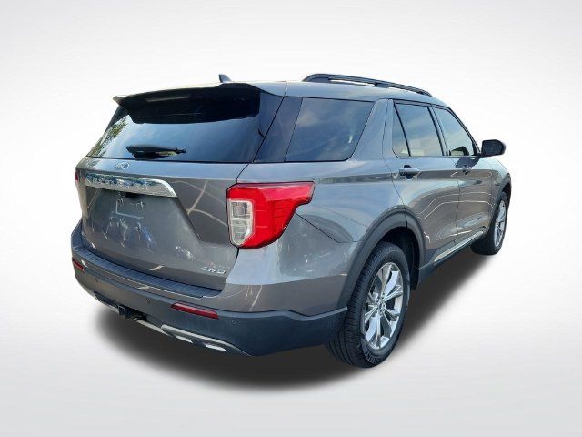Used 2021 Ford Explorer XLT w/ Equipment Group 202A AWD/4WD image 14