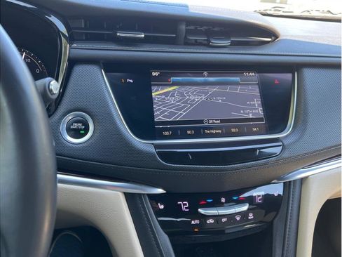 Used 2018 Cadillac XT5 Luxury w/ Driver Awareness Package image 22