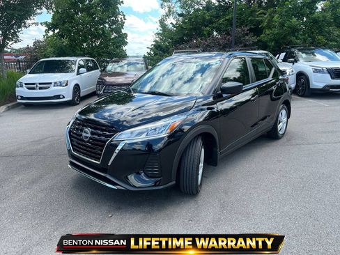 Certified 2025 Nissan Kicks Play S FWD image 4