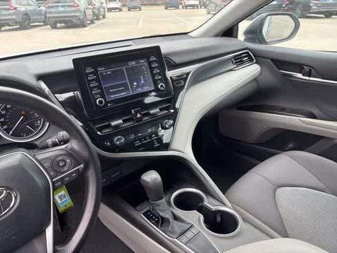 Used 2022 Toyota Camry LE image 20