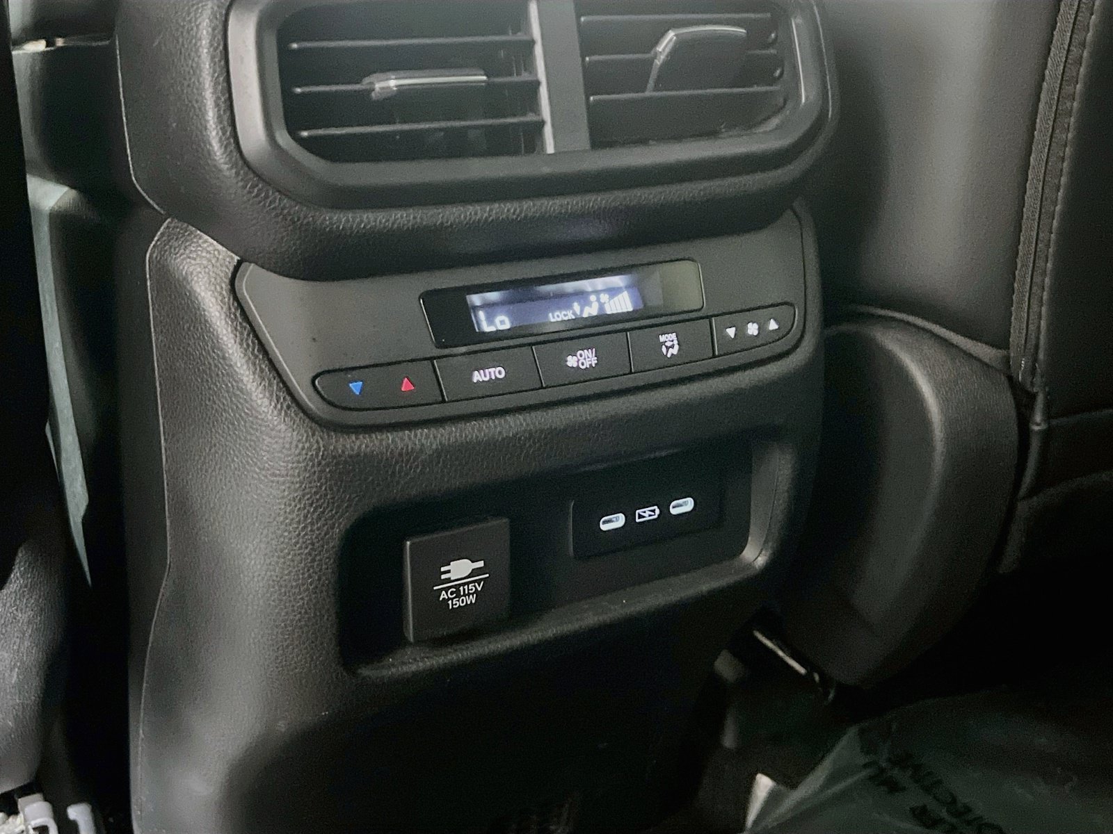 Used 2025 Honda Pilot TrailSport image 19