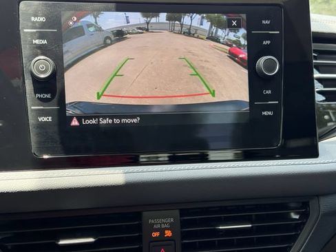 Used 2026 Volkswagen Jetta SEL FWD image 17