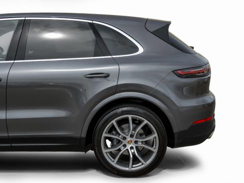 Used 2020 Porsche Cayenne image 13