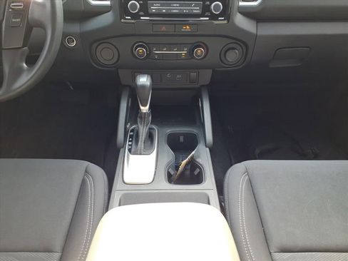 Used 2023 Nissan Frontier SV w/ Tow Package image 11