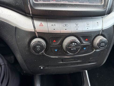 Used 2016 Dodge Journey R/T w/ Driver Convenience Group image 19