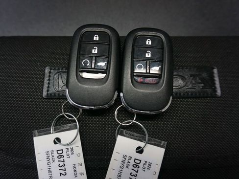Used 2024 Honda Pilot Elite image 23
