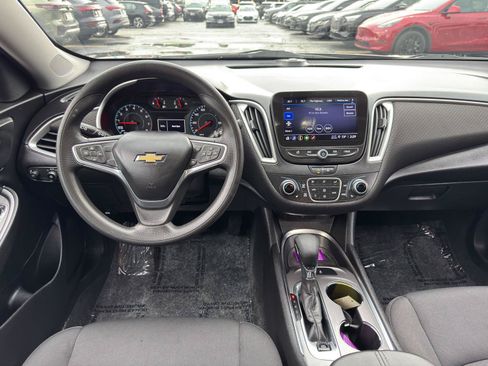Used 2022 Chevrolet Malibu LT FWD image 36
