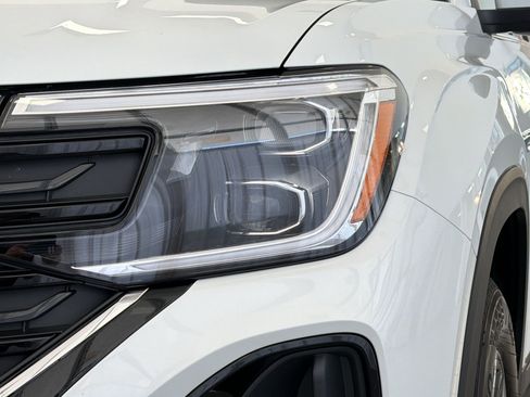 New 2026 Volkswagen Atlas Cross Sport SE AWD/4WD image 11