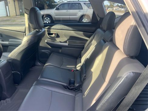 Used 2013 Toyota Prius V Five image 11