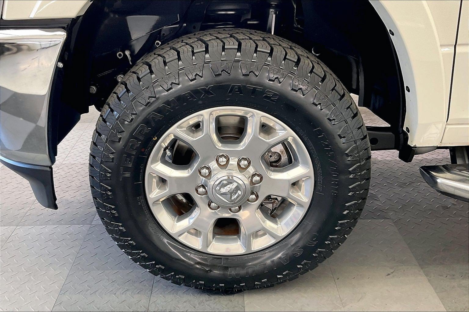 Used 2020 RAM 2500 Laramie AWD/4WD image 8