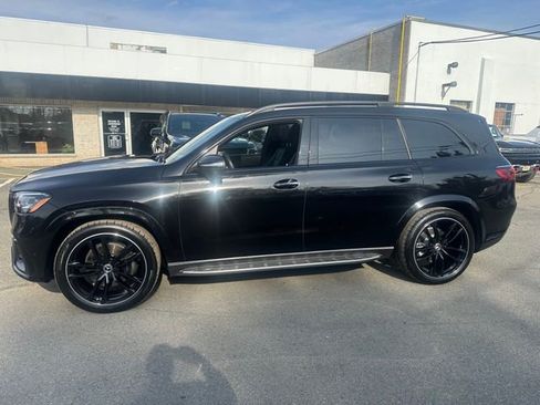 Used 2026 Mercedes-Benz GLS 580 4MATIC image 2