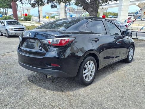 Used 2017 Toyota Yaris iA FWD image 7