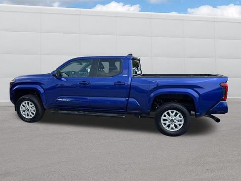 Used 2025 Toyota Tacoma SR5 AWD/4WD image 2