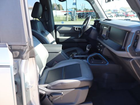 Used 2022 Ford Bronco Black Diamond AWD/4WD image 12