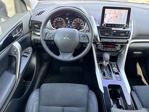 Used 2023 Mitsubishi Eclipse Cross SEL image 12