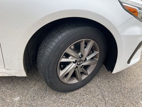 Used 2019 Kia Optima LX image 16