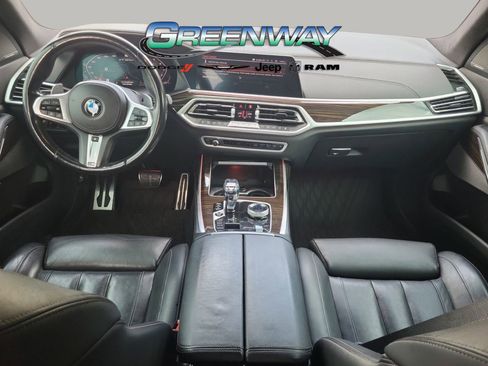 Used 2022 BMW X7 M50i image 11