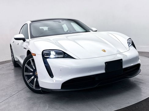 Used 2024 Porsche Taycan RWD image 8