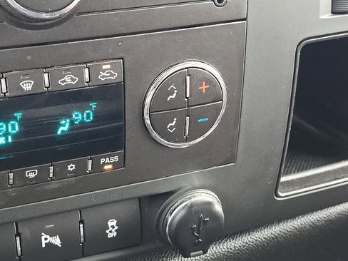 Used 2012 GMC Sierra 2500 SLE w/ SLE Preferred Package image 27