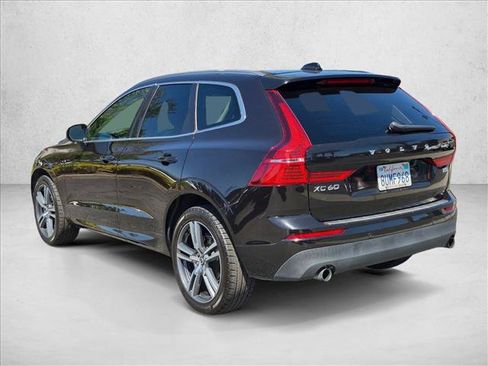 Used 2021 Volvo XC60 T5 Momentum w/ Premium Package AWD/4WD image 7