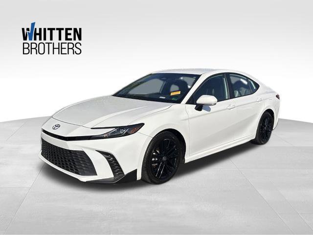 Used 2025 Toyota Camry SE w/ Convenience Package FWD image 1