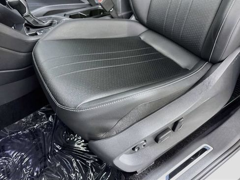 Certified 2023 Volkswagen Tiguan SE R-Line AWD/4WD image 21
