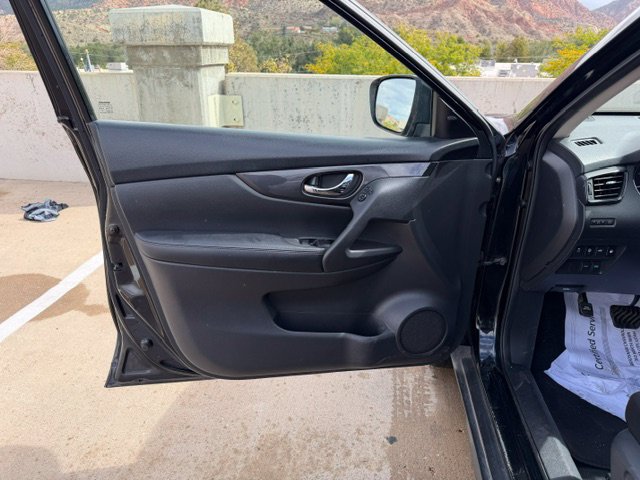 Used 2019 Nissan Rogue SV FWD image 10