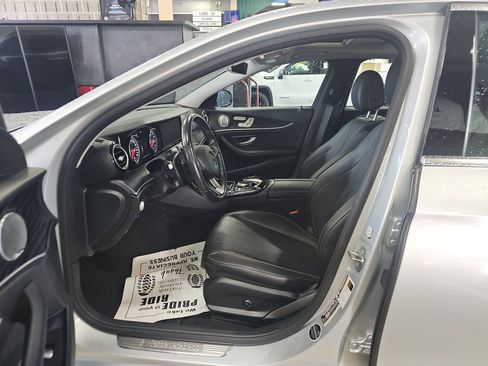 Used 2017 Mercedes-Benz E 300 4MATIC w/ Premium 1 Package image 4