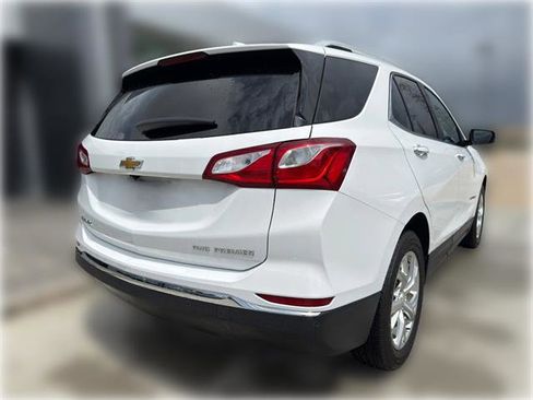 Used 2021 Chevrolet Equinox Premier AWD/4WD image 9