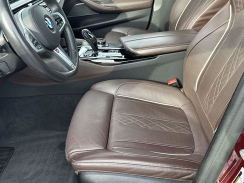 Used 2021 BMW M550i xDrive w/ Executive Package image 13