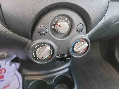 Used 2013 Nissan Versa S Plus FWD image 21