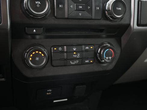 Used 2017 Ford F150 XLT RWD image 25