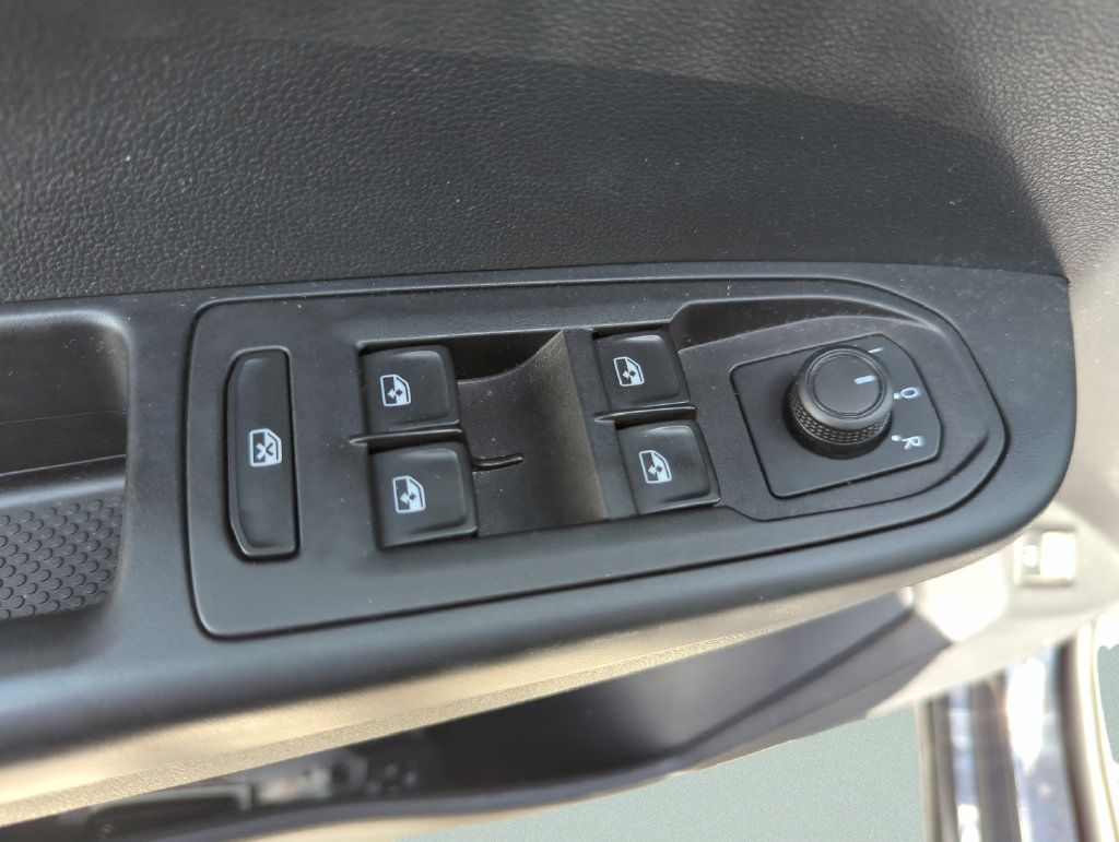 Used 2022 Volkswagen Taos S FWD image 30