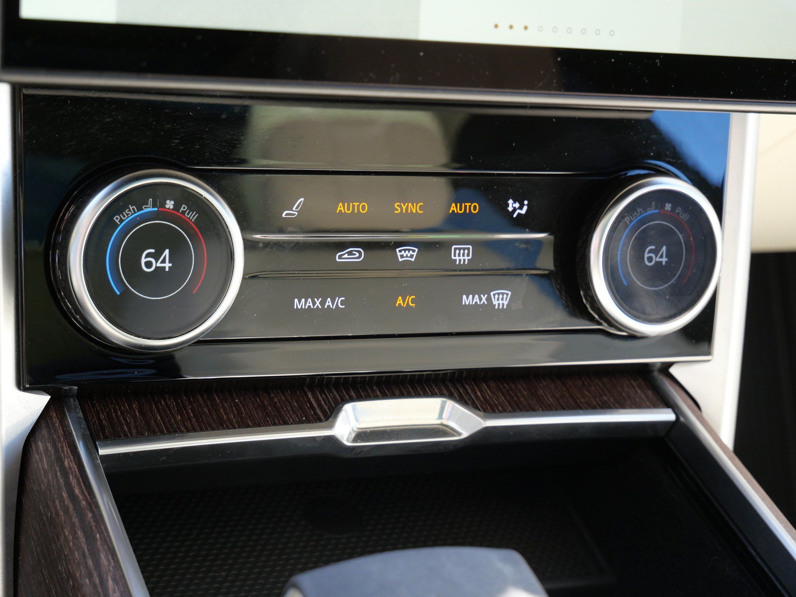 Certified 2023 Land Rover Range Rover Autobiography AWD/4WD image 24
