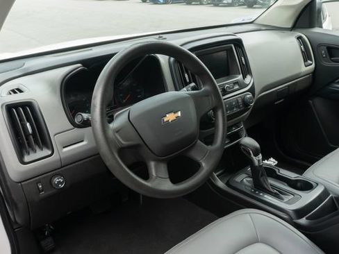 Used 2022 Chevrolet Colorado W/T RWD image 4