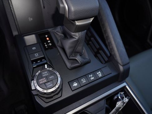 New 2025 Toyota 4Runner Trailhunter image 27