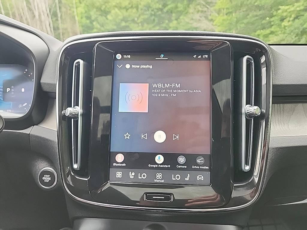 Certified 2026 Volvo XC40 B5 Plus AWD/4WD image 20