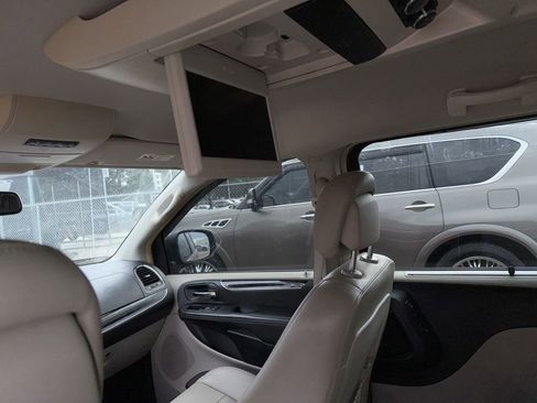 Used 2012 Chrysler Town & Country Touring-L w/ Entertainment Group #2 image 22