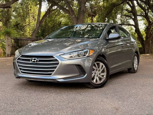 Used 2018 Hyundai Elantra SE FWD image 1