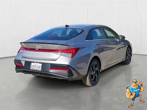 New 2026 Hyundai Elantra SEL Sport image 5