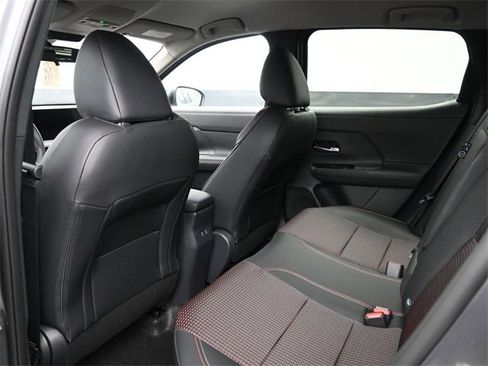 Used 2026 Nissan Kicks SR image 14