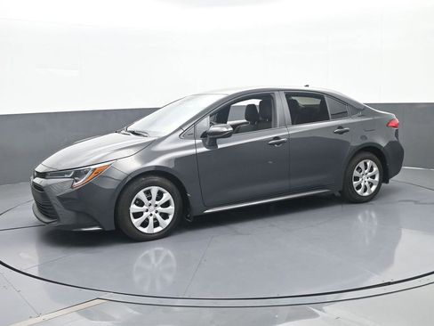 Used 2025 Toyota Corolla LE FWD image 2