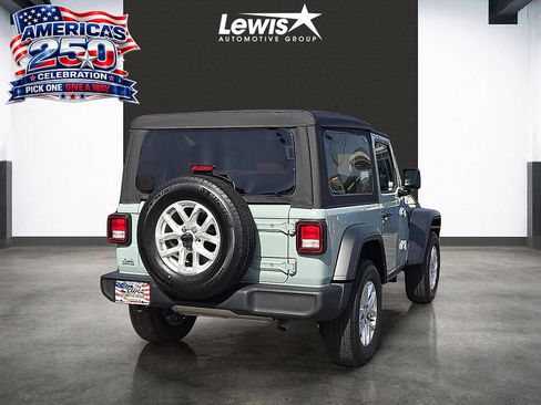Used 2023 Jeep Wrangler Sport AWD/4WD image 4